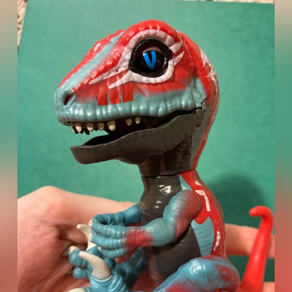 Fingerling Dinosaur Toy Figure - Buy 1, Get 2 FREE - Picture 4 of 7